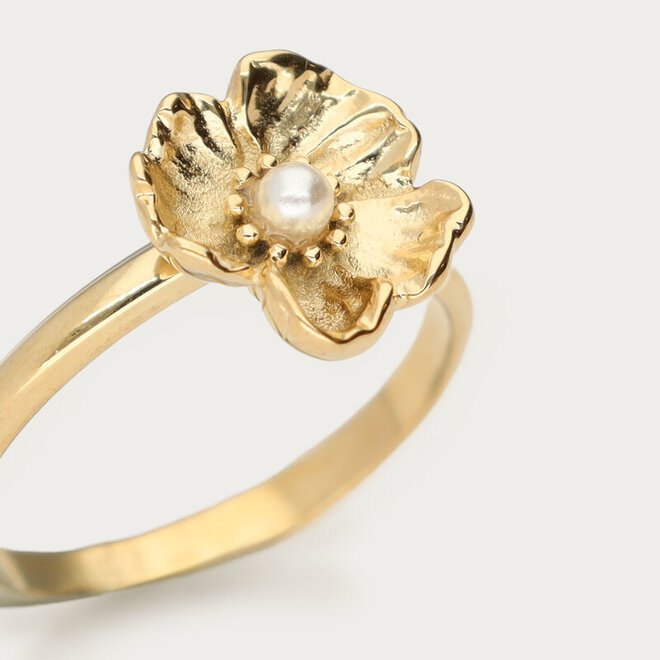 Botanical ring with poppy flow