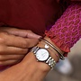 Rond horloge zilver met kleine witte wijzerplaat