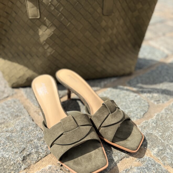 Kaki heel slip on