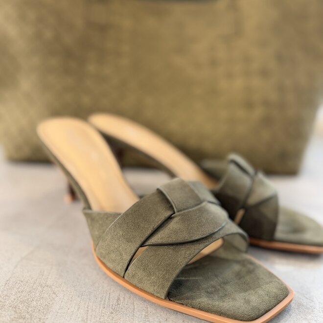 Kaki heel slip on