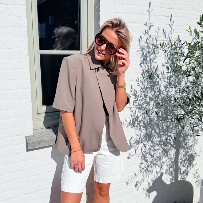 White denim bermuda