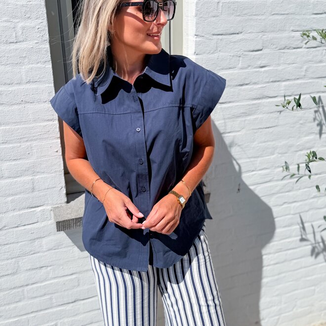 Pure navy shirt