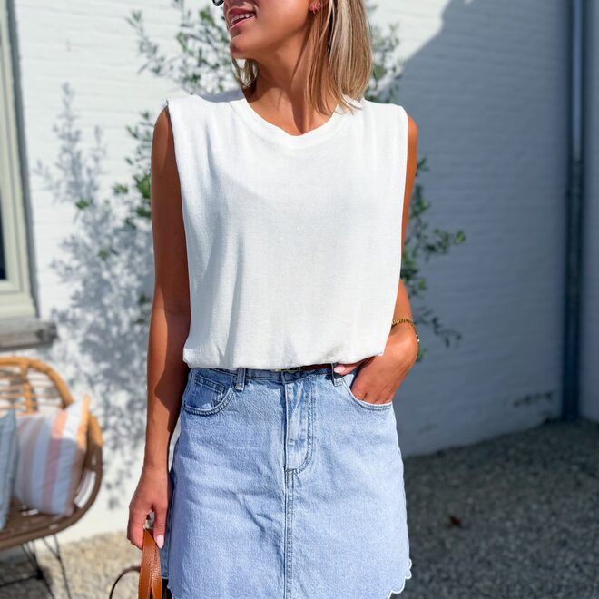 Core top White
