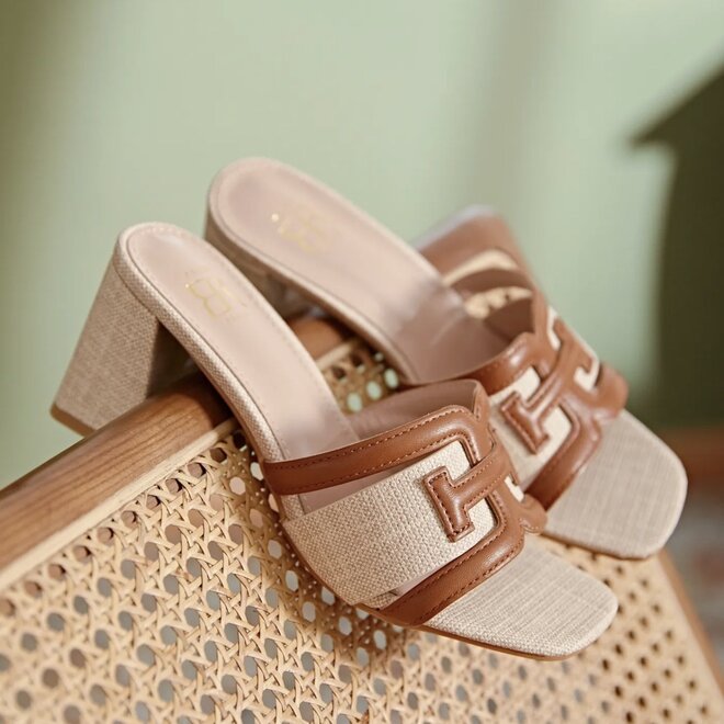 Adore mules