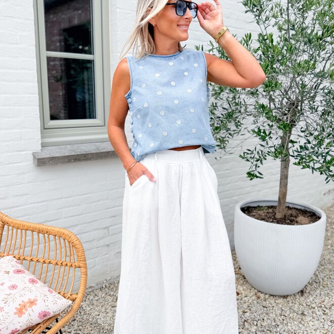 Walk on the beach Pants White