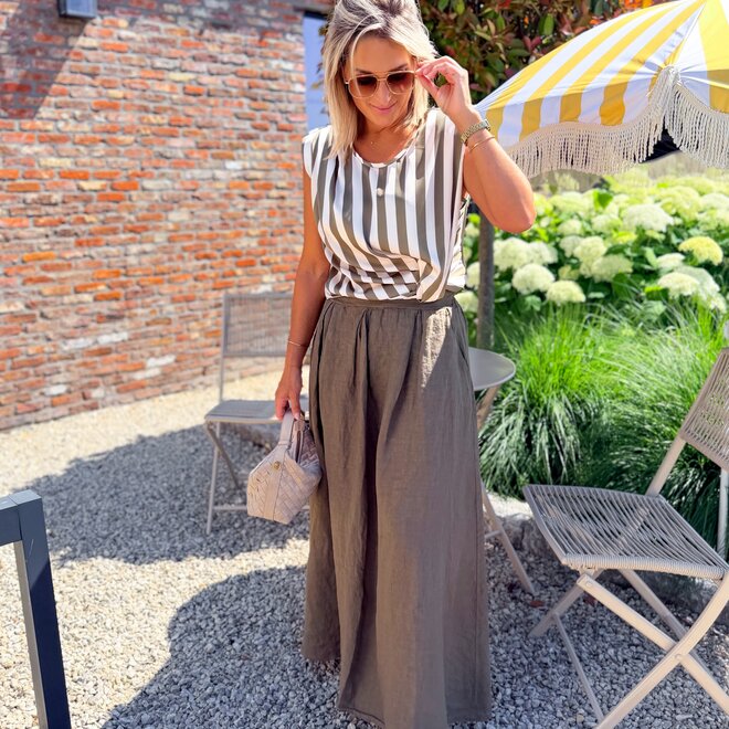 Moving skirt dark green