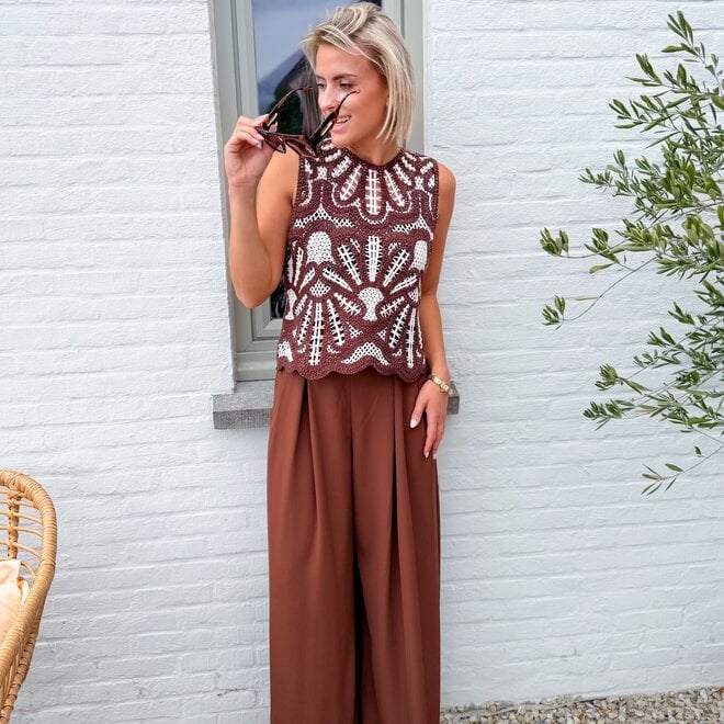 *The Refined Fit Pants Brown