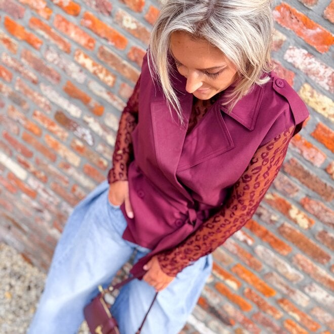 *Burgundy leo lace top
