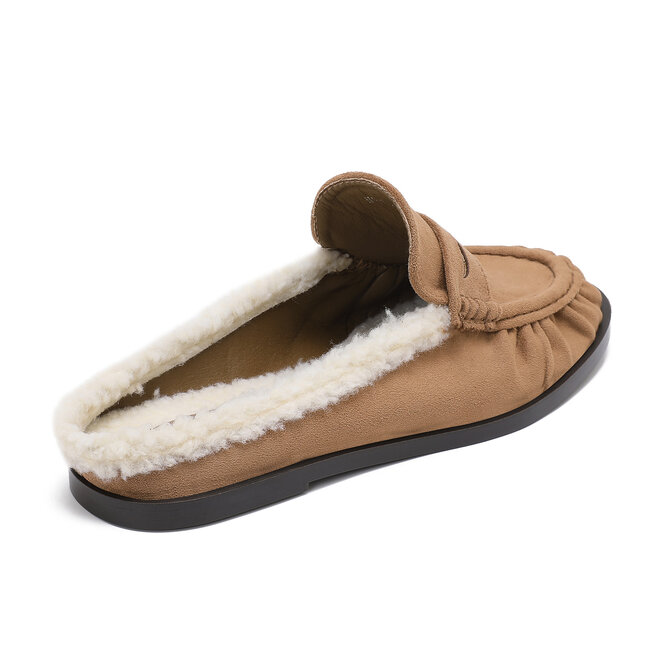 *Teddy loafer camel
