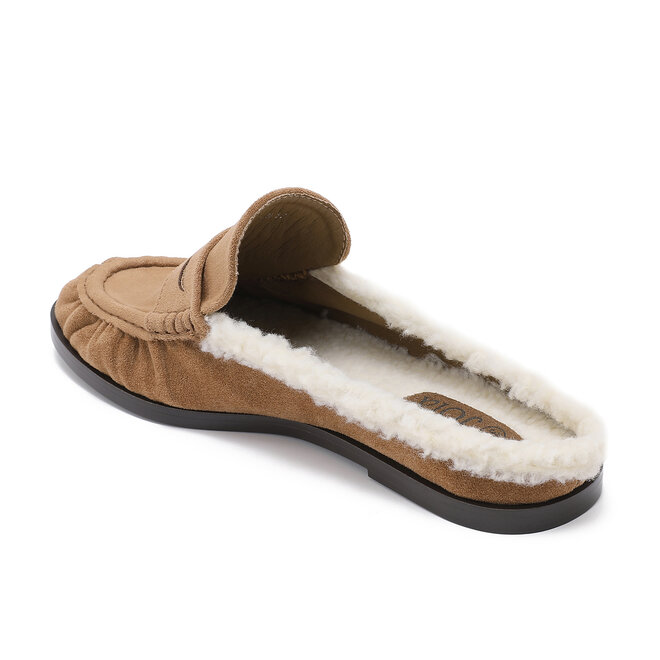 *Teddy loafer camel