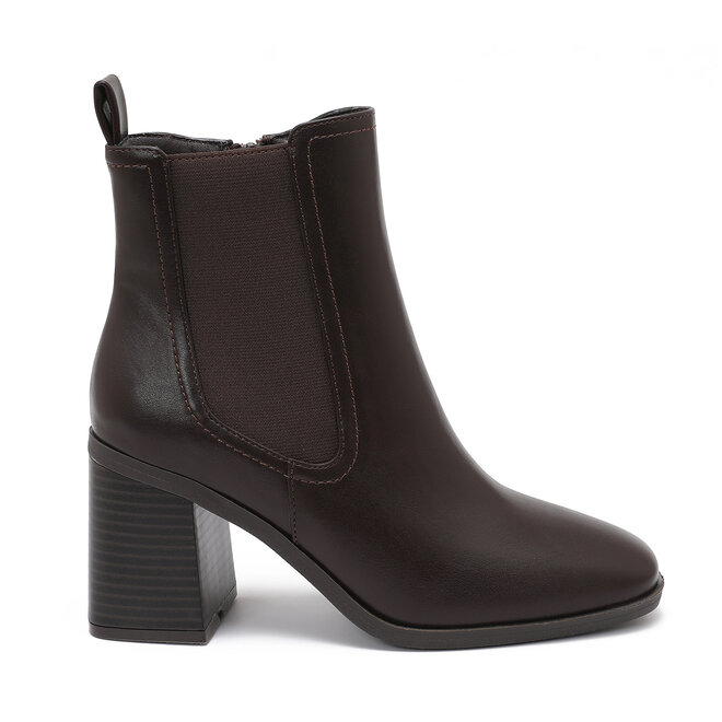 *Brown heel boot