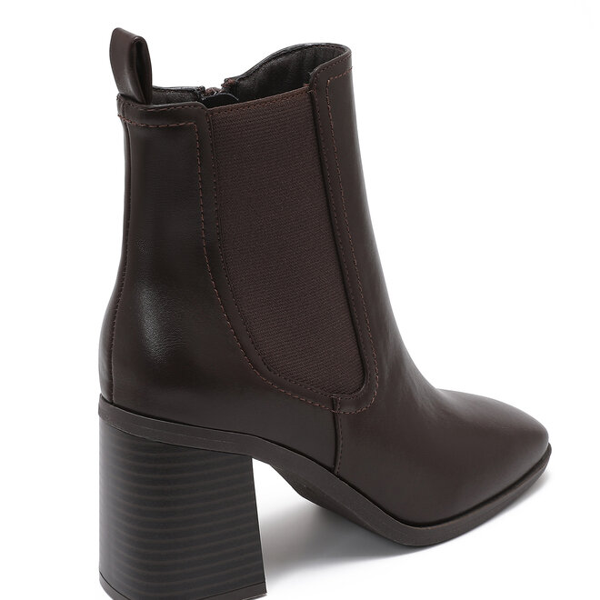 *Brown heel boot