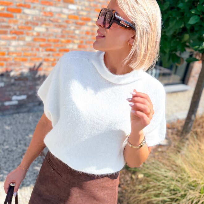 *Soft Luxury Pull Off-White