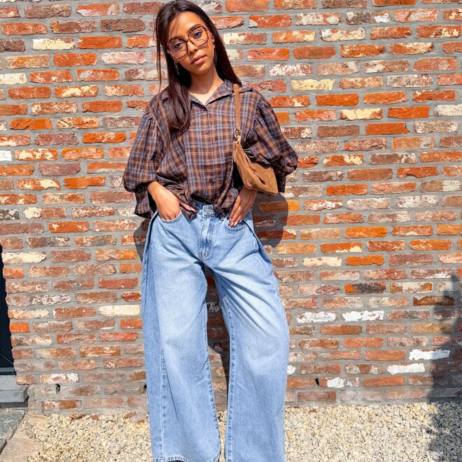 *Pleated denim
