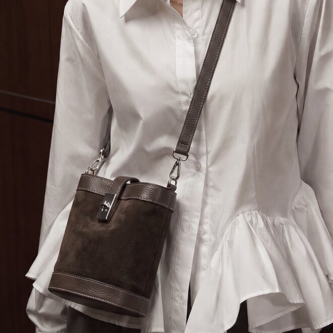 *Buckle bag brown