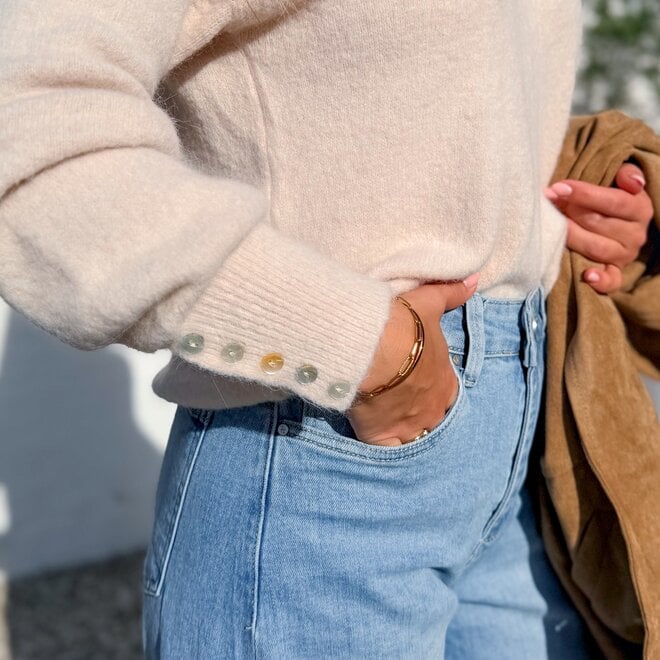 *The button sleeve beige