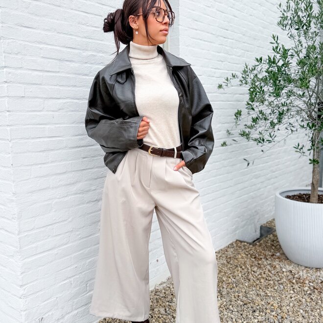 *Clean trouser taupe