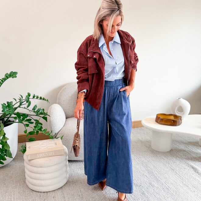 *Light denim look trouser