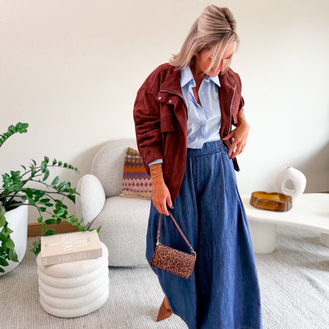 *Light denim look trouser