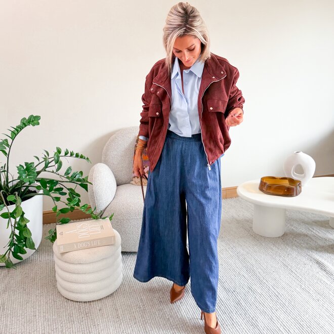 *Light denim look trouser