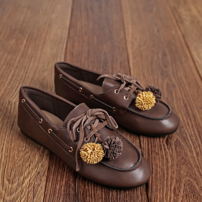 * Pom moccasin brown