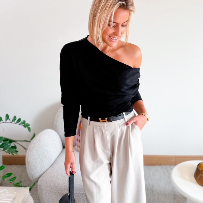*Dropped shoulder blouse black