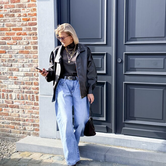 *Pleated denim
