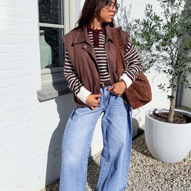 *Sleevles bomber vest