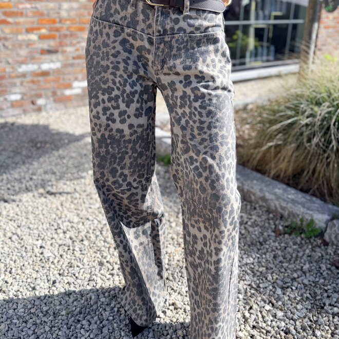 *Leopard wide leg jeans