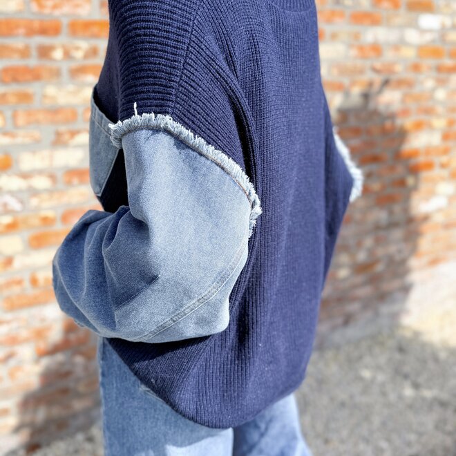 *Denim sleeves sweater