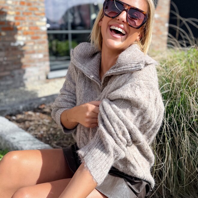 *Zip the cable knit