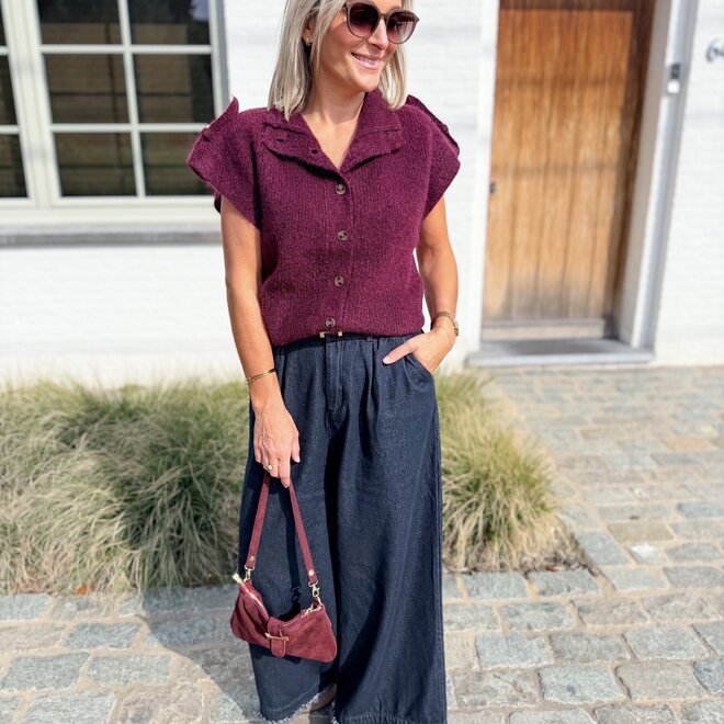 *Statement detail pull burgundy