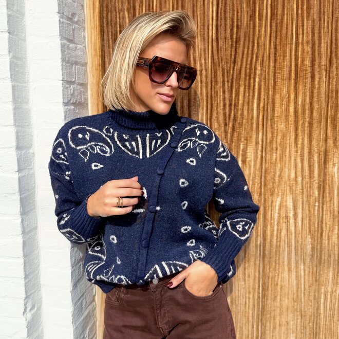 *Be paisley pull