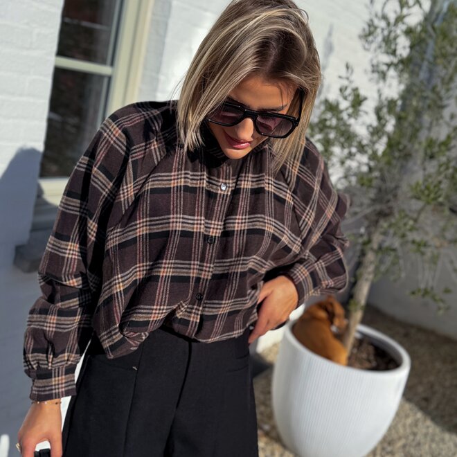 *The Hailey blouse Brown