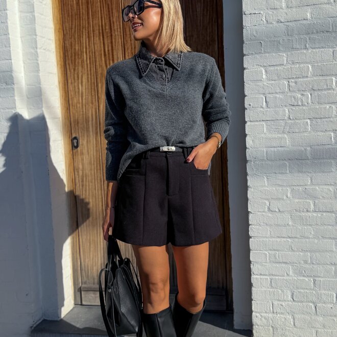 *Autumn short Black