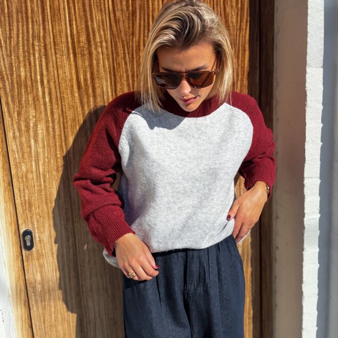 *Berry sleeve knit