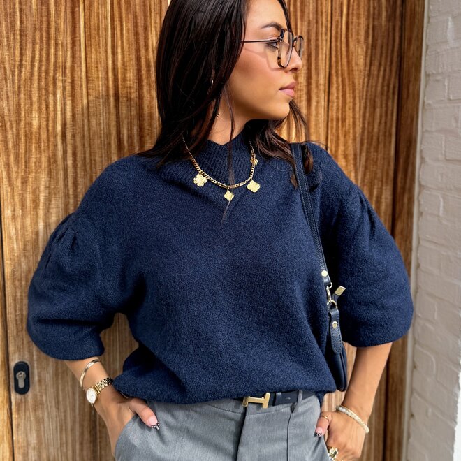 *Soft v-neck knit Navy