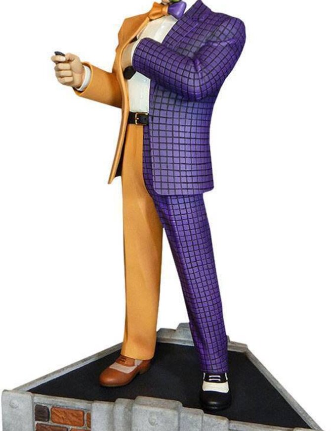 Sideshow Batman: Classic Two-Face 14 inch Maquette