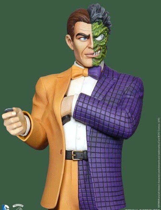 Sideshow Batman: Classic Two-Face 14 inch Maquette