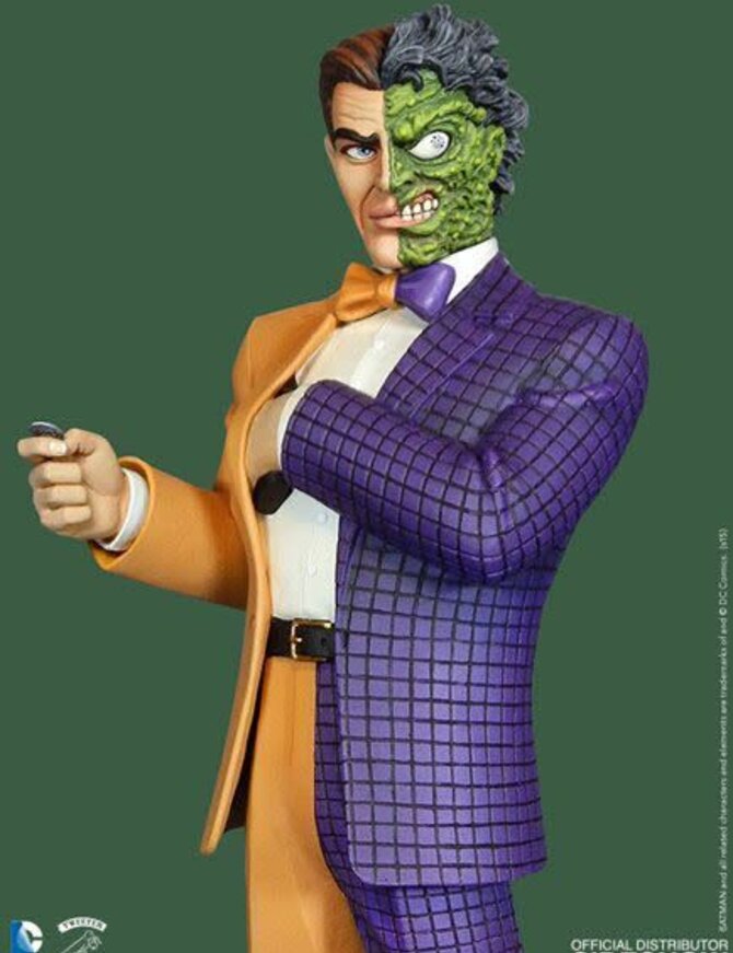 Sideshow Batman: Classic Two-Face 14 inch Maquette