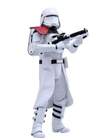 Hottoys Star Wars - Episode VII: First Order Snowtrooper Officer 1:6 figure