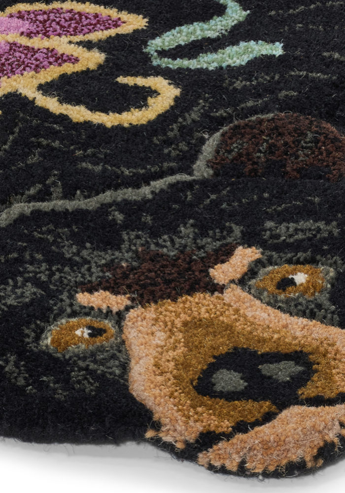 Doing Goods vloerkleed Blooming Zwarte Beer Klein