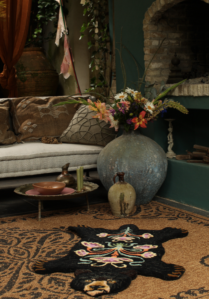 Doing Goods vloerkleed Blooming Zwarte Beer Klein