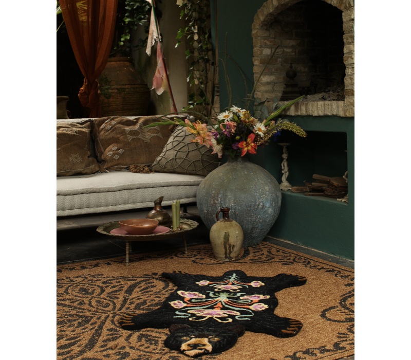 Doing Goods vloerkleed Blooming Zwarte Beer Klein