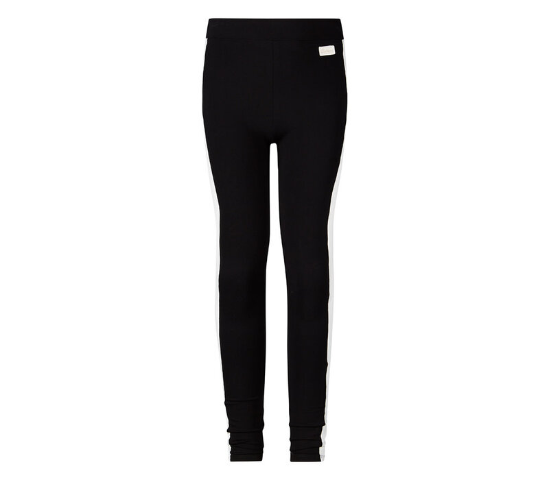 Leatitia black