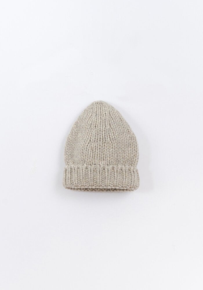PlayUp KNITTED BEANIE OAT