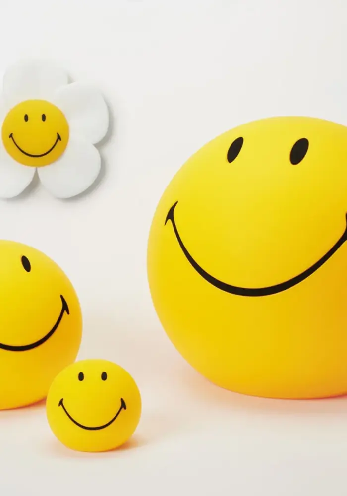 Mr Maria Bundle of Light Smiley Big Yellow