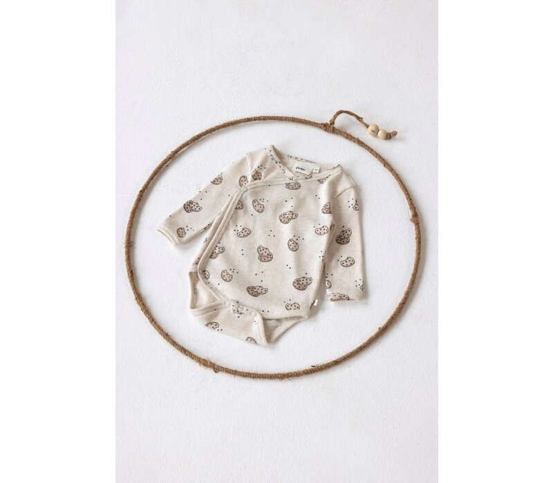 Feetje Wikkelromper AOP rib - Cute Cookie Offwhite melange