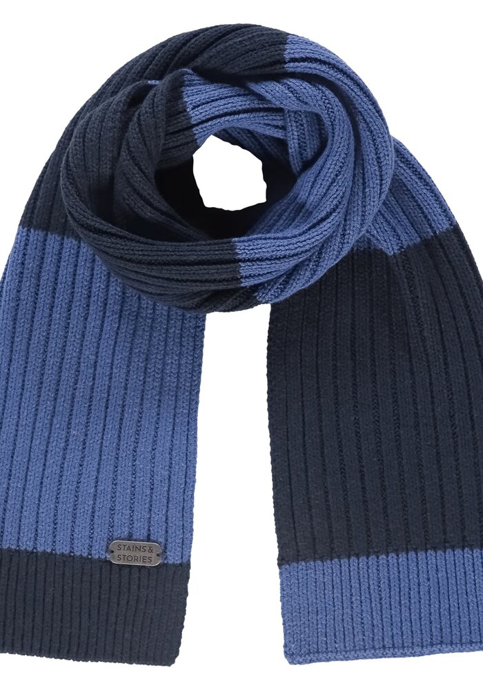 Stains and Stories boys scarf night