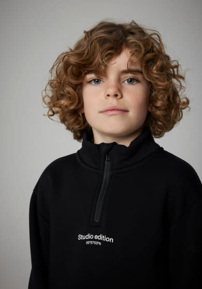 Name it NKMBRODY LS NREG SWEAT ZIP BRU NOOS Black W. WHITE PRINT